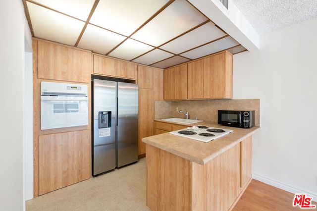 1300 Midvale Avenue 409, Los Angeles, CA 90024