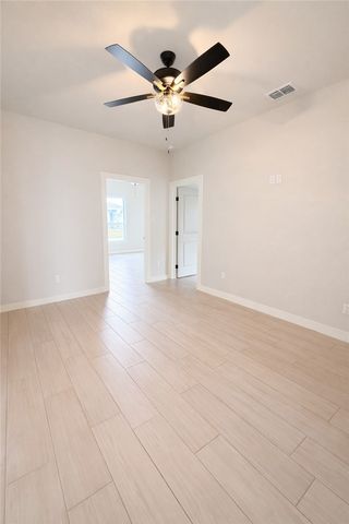 1453 Lois Chesney St, Corpus Christi, TX 78415