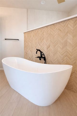 1453 Lois Chesney St, Corpus Christi, TX 78415