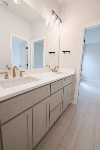 1453 Lois Chesney St, Corpus Christi, TX 78415