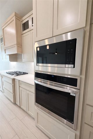 1453 Lois Chesney St, Corpus Christi, TX 78415