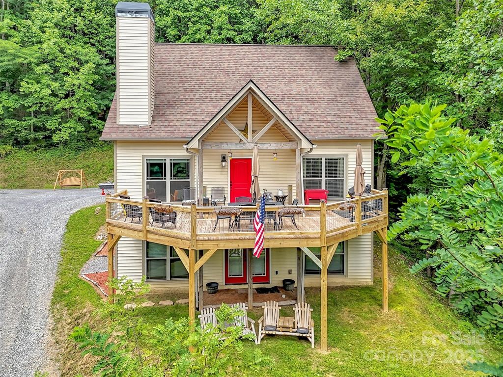4823 Max Patch Road, Clyde, NC 28721