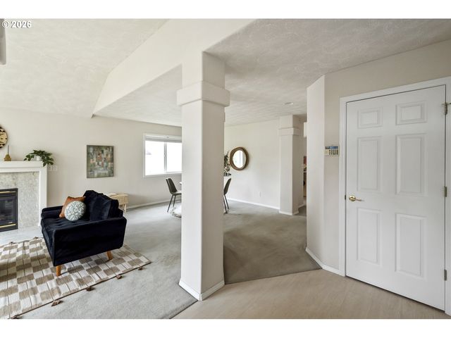 1747 Ne GERTZ Rd, Portland, OR 97211