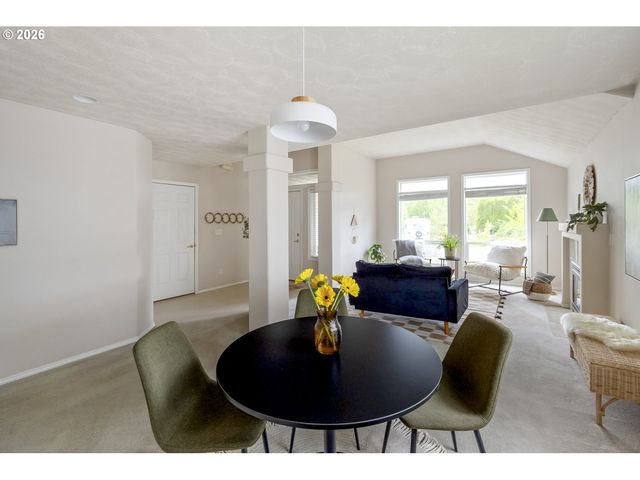 1747 Ne GERTZ Rd, Portland, OR 97211