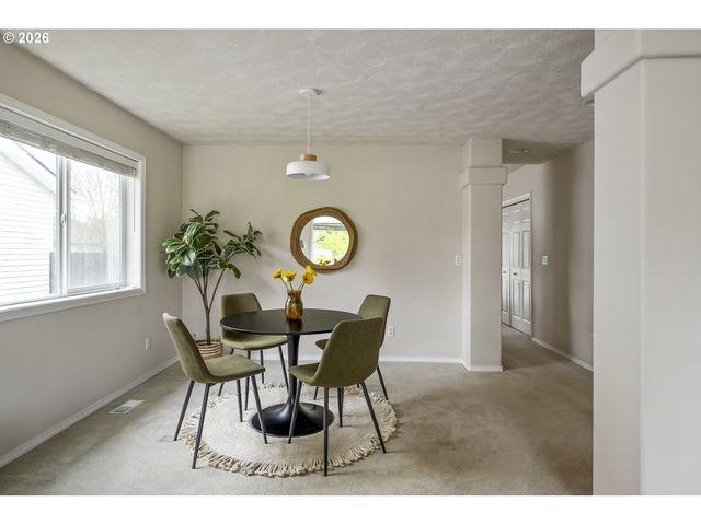 1747 Ne GERTZ Rd, Portland, OR 97211