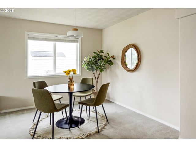 1747 Ne GERTZ Rd, Portland, OR 97211