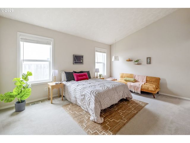 1747 Ne GERTZ Rd, Portland, OR 97211