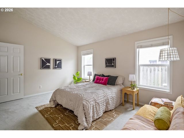 1747 Ne GERTZ Rd, Portland, OR 97211