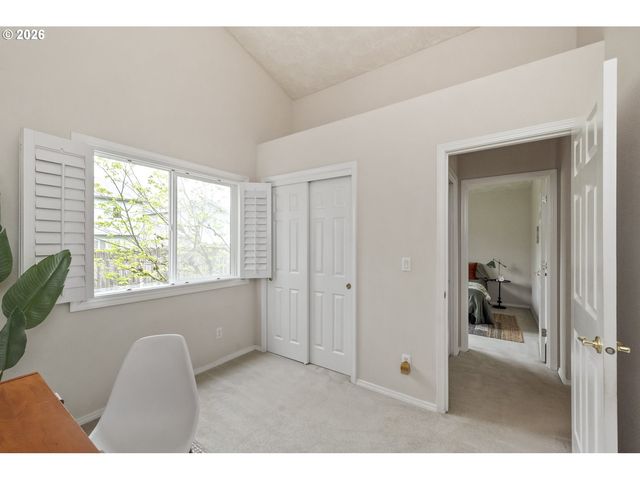 1747 Ne GERTZ Rd, Portland, OR 97211