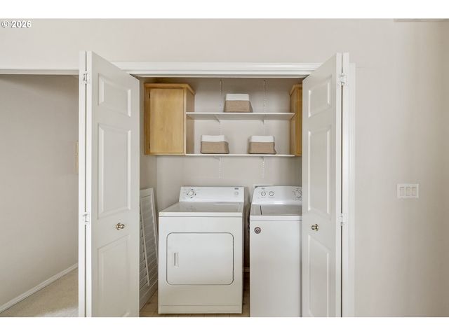 1747 Ne GERTZ Rd, Portland, OR 97211