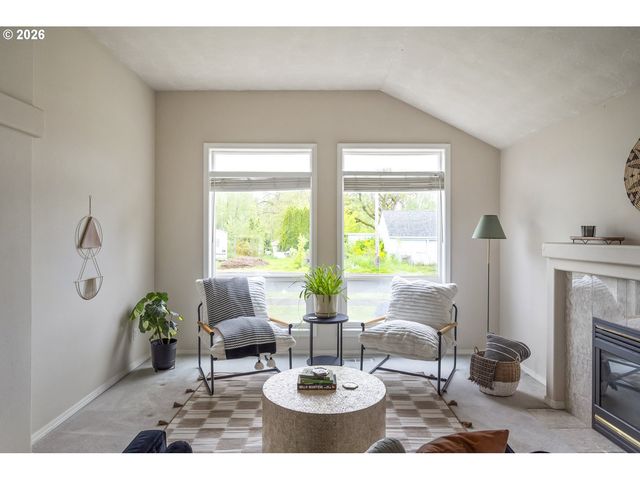 1747 Ne GERTZ Rd, Portland, OR 97211