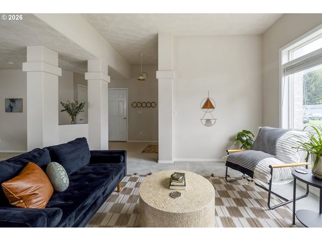 1747 Ne GERTZ Rd, Portland, OR 97211