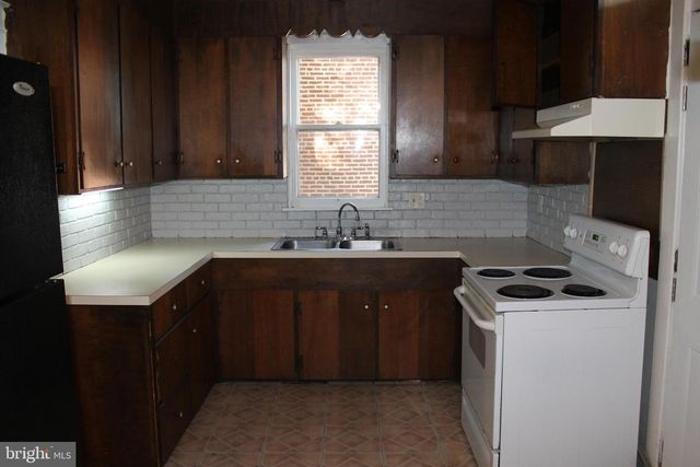 929 EDGEWOOD AVE, Lancaster, PA 17603