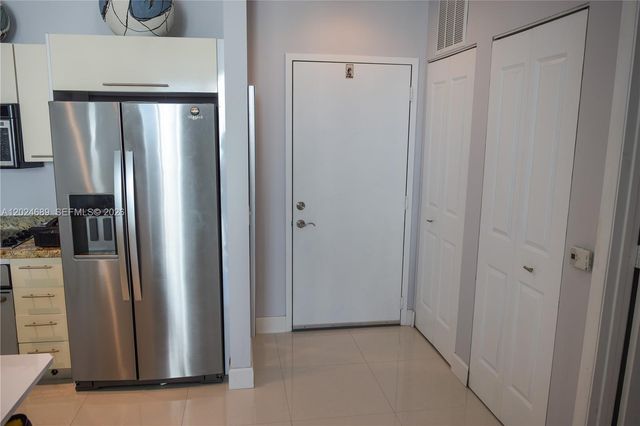3180 SW 22nd Ter PH203, Miami, FL 33145