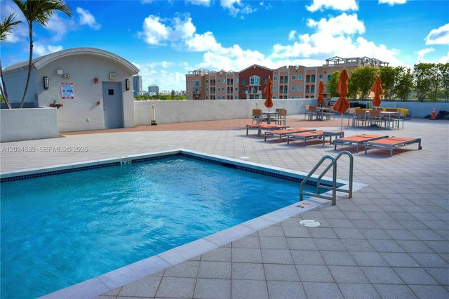 3180 SW 22nd Ter PH203, Miami, FL 33145