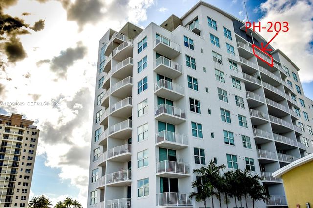 3180 SW 22nd Ter PH203, Miami, FL 33145