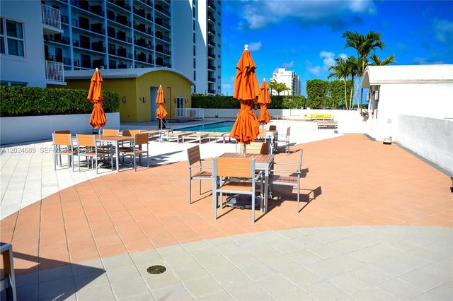 3180 SW 22nd Ter PH203, Miami, FL 33145