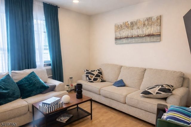 539 18Th Ave, Newark City, NJ 07103