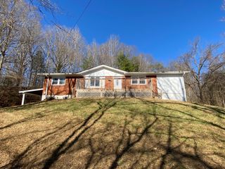 85 Fentress Dr, Erin, TN 37061
