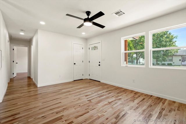 6763 E Independence Place, Tulsa, OK 74115