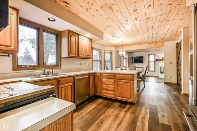 10241 Forest Creek Drive, Indianapolis, IN 46239