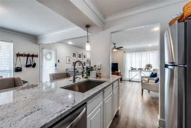 5927 E University Boulevard 217, Dallas, TX 75206