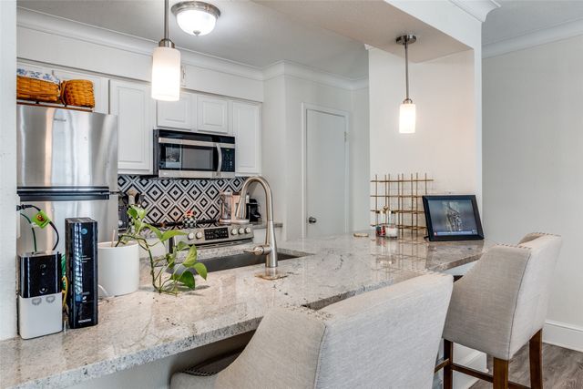 5927 E University Boulevard 217, Dallas, TX 75206