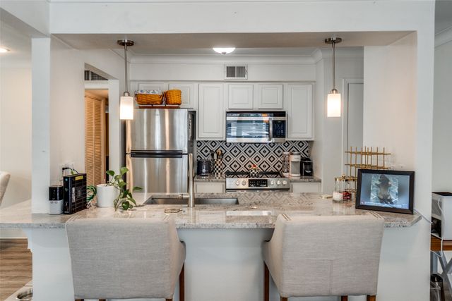 5927 E University Boulevard 217, Dallas, TX 75206