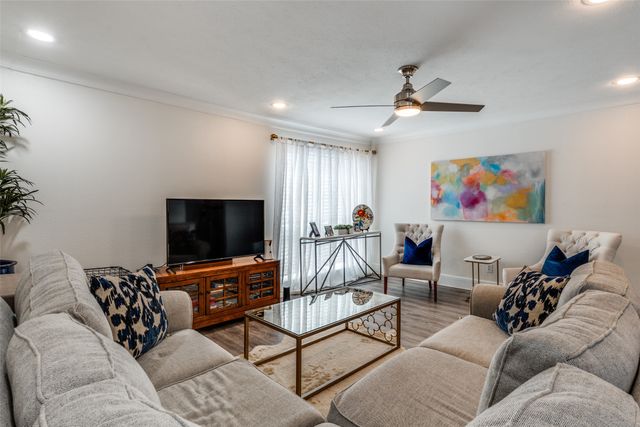 5927 E University Boulevard 217, Dallas, TX 75206