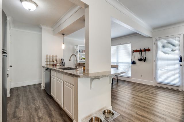 5927 E University Boulevard 217, Dallas, TX 75206