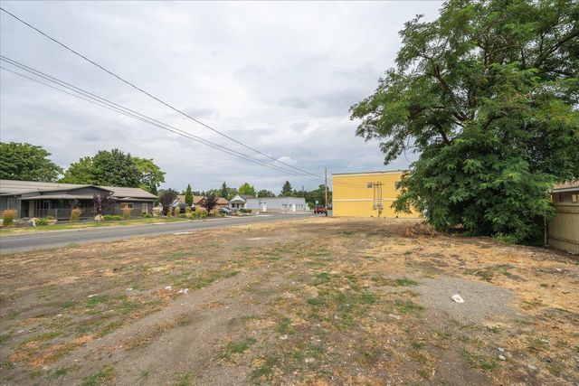 2002 E Boone Ave, Spokane, WA 99202