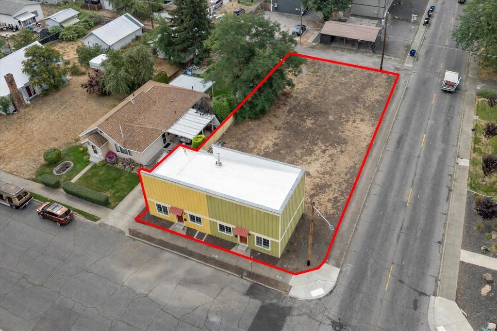 2002 E Boone Ave, Spokane, WA 99202