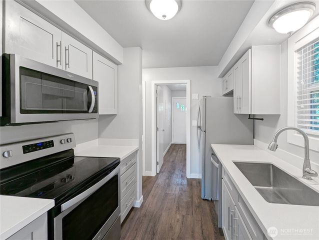 5954 Fauntleroy Way SW, Seattle, WA 98136