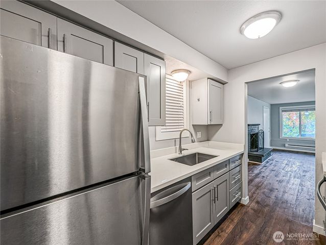 5954 Fauntleroy Way SW, Seattle, WA 98136