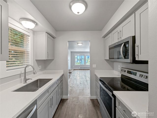 5954 Fauntleroy Way SW, Seattle, WA 98136