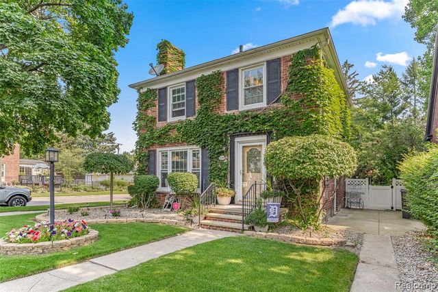 22260 Olmstead Street, Dearborn, MI 48124