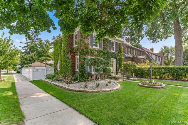 22260 Olmstead Street, Dearborn, MI 48124