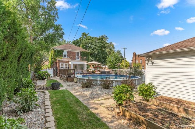 22260 Olmstead Street, Dearborn, MI 48124