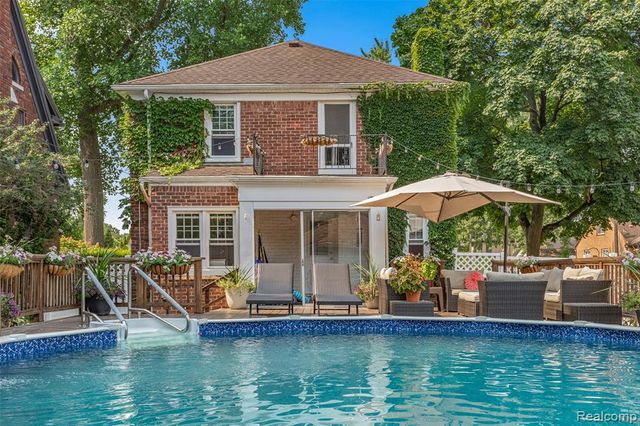 22260 Olmstead Street, Dearborn, MI 48124