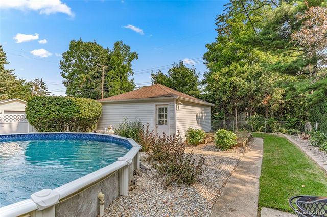 22260 Olmstead Street, Dearborn, MI 48124
