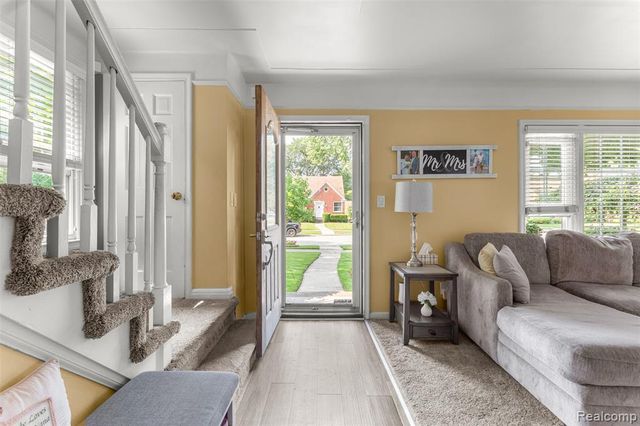 22260 Olmstead Street, Dearborn, MI 48124