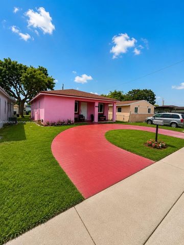 2227 Farragut St, Hollywood, FL 33020