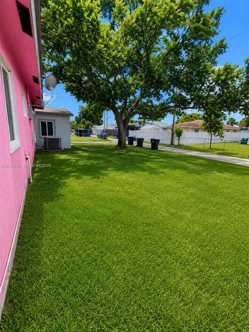 2227 Farragut St, Hollywood, FL 33020