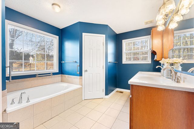 274 Stillwood Drive, Hartwell, GA 30643