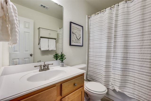1101 Wisteria Lane, Savannah, TX 76227