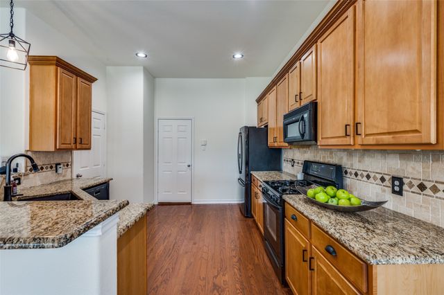 1101 Wisteria Lane, Savannah, TX 76227