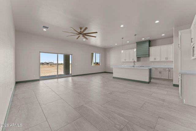28583 N 257TH Drive, Wittmann, AZ 85361