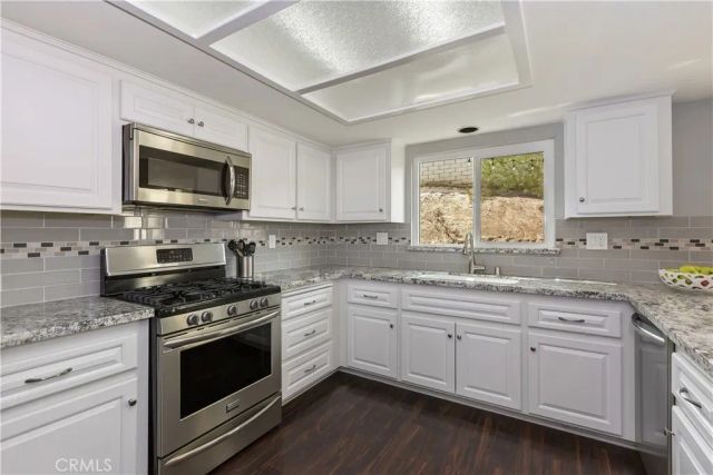 13850 Hidden Valley Road, Victorville, CA 92395