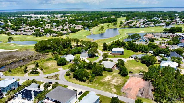 4136 Madura Rd, Gulf Breeze, FL 32563