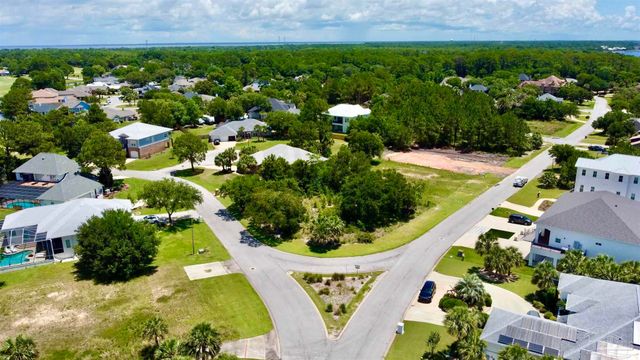 4136 Madura Rd, Gulf Breeze, FL 32563